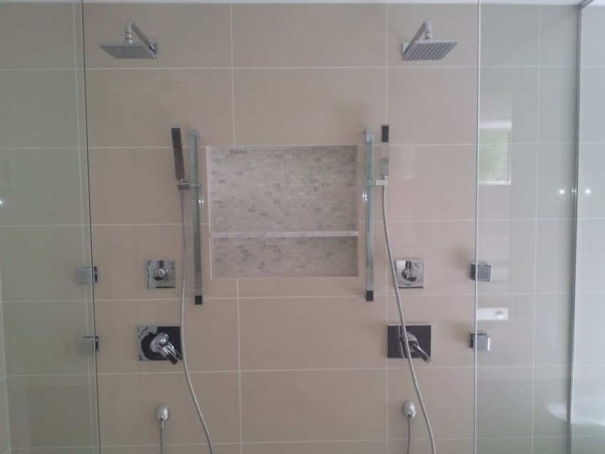 bathroom bathroom