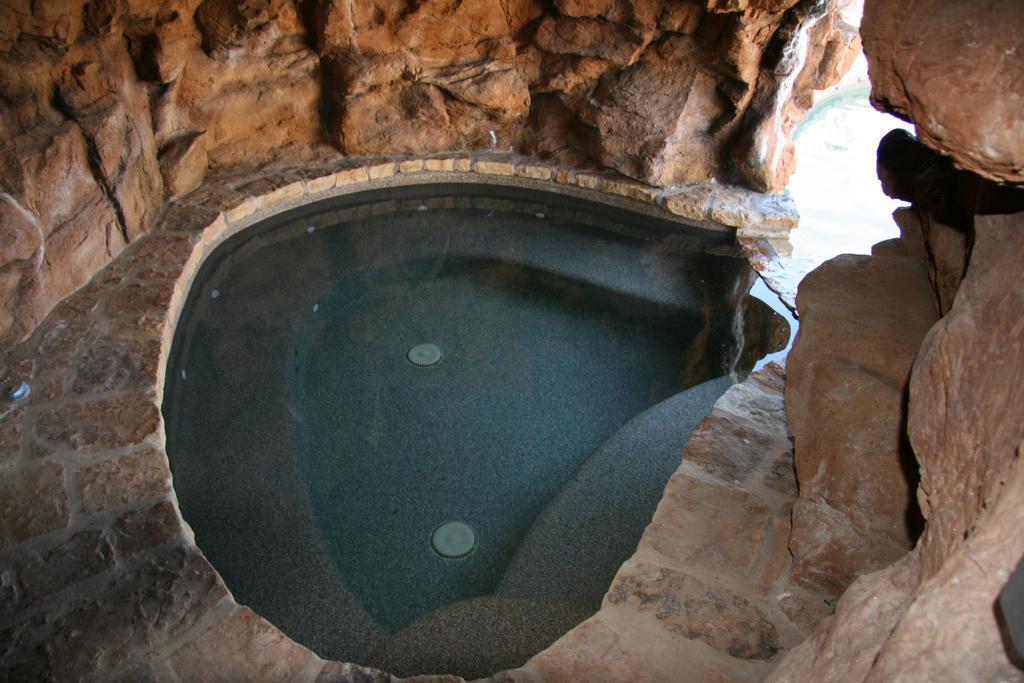 Pool and Spa Freeform
