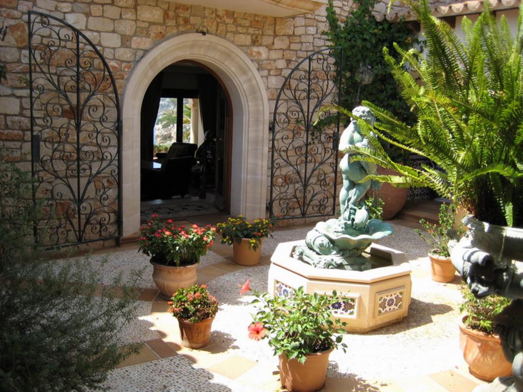 Landscaping Seat Walls, Lawns