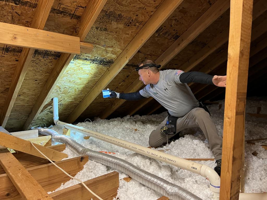  Insulation blocking soffit vents