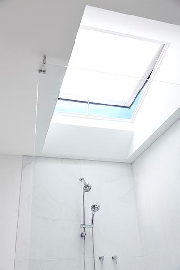 VELUX MANUAL "FRESH AIR" SKYLIGHT VELUX MANUAL "FRESH AIR" SKYLIGHT