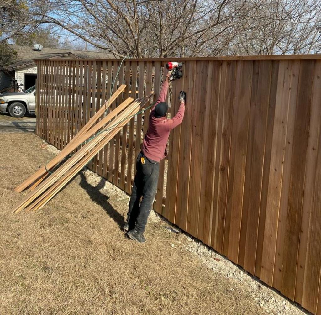 Fence Staining Pro Fence Contractor in Arlington, TX
