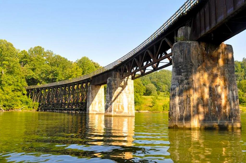 Gallery Adventure Damascus & Sundog Outfitter Bicycle Rental