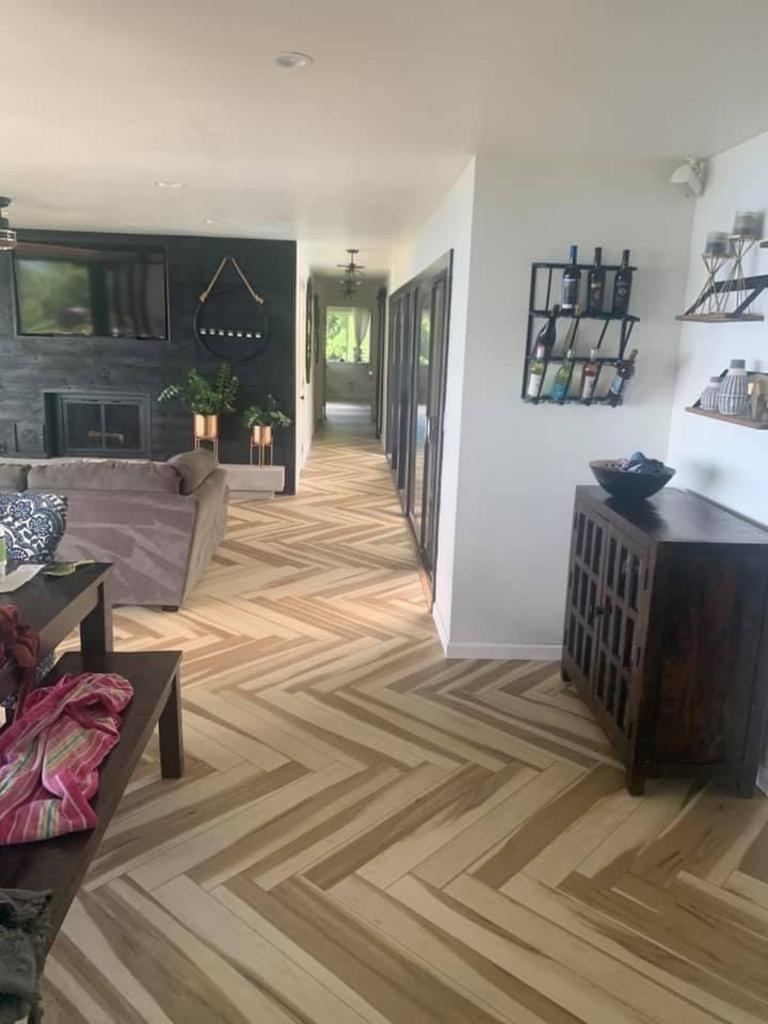Vinyl Plank/Laminate