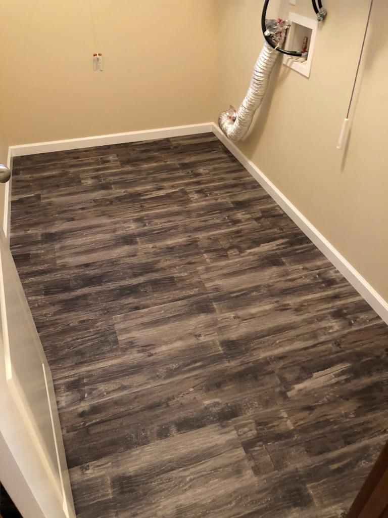Vinyl Plank/Laminate