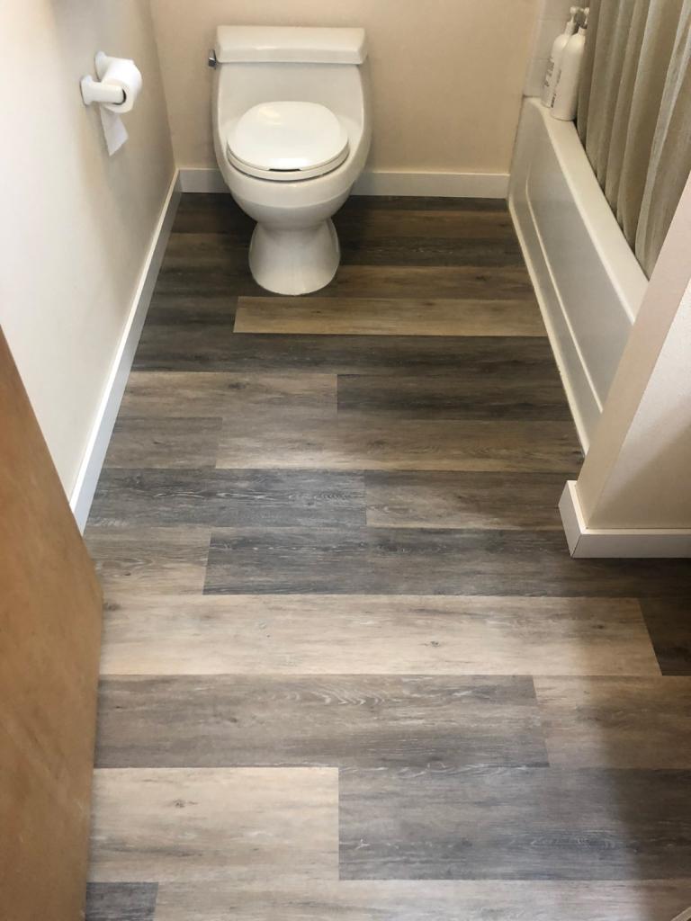 Vinyl Plank/Laminate