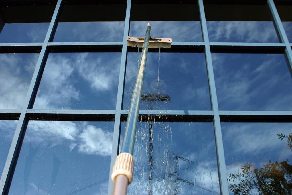SLIC Windows & Solar Cleaning