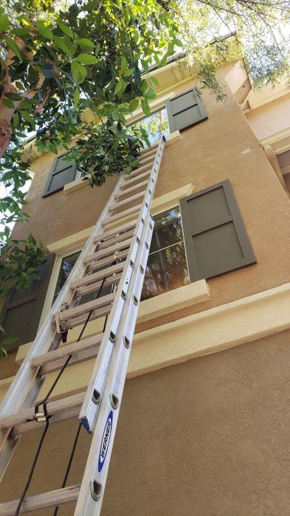 SLIC Windows & Solar Cleaning