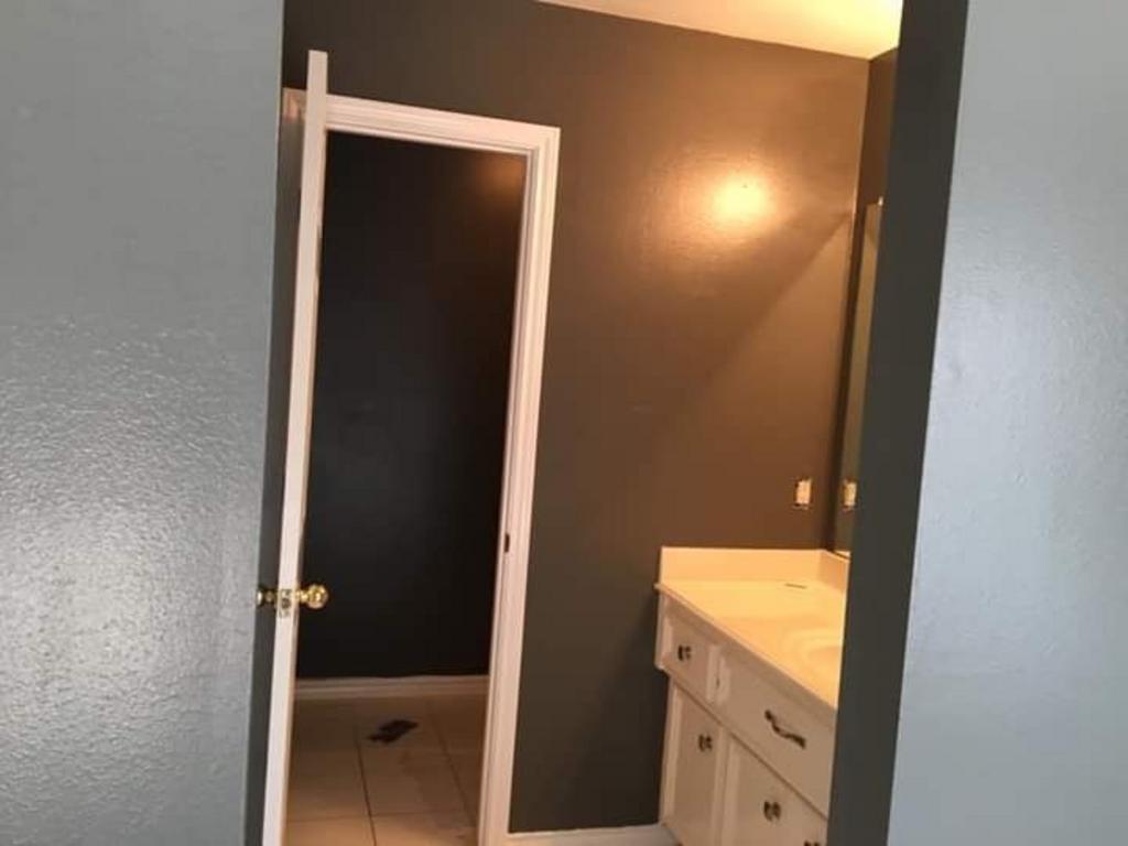 Roscoe's Front Door Refinishing & More LLC